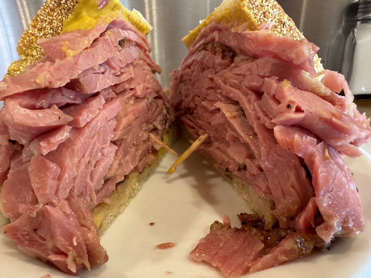 Greenspot Restaurant - Smoked Meat - Breakfast - Burgers-4