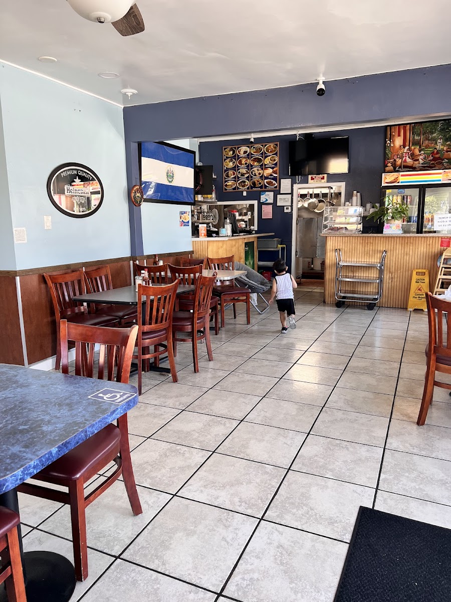 La Puntilla Restaurant-1