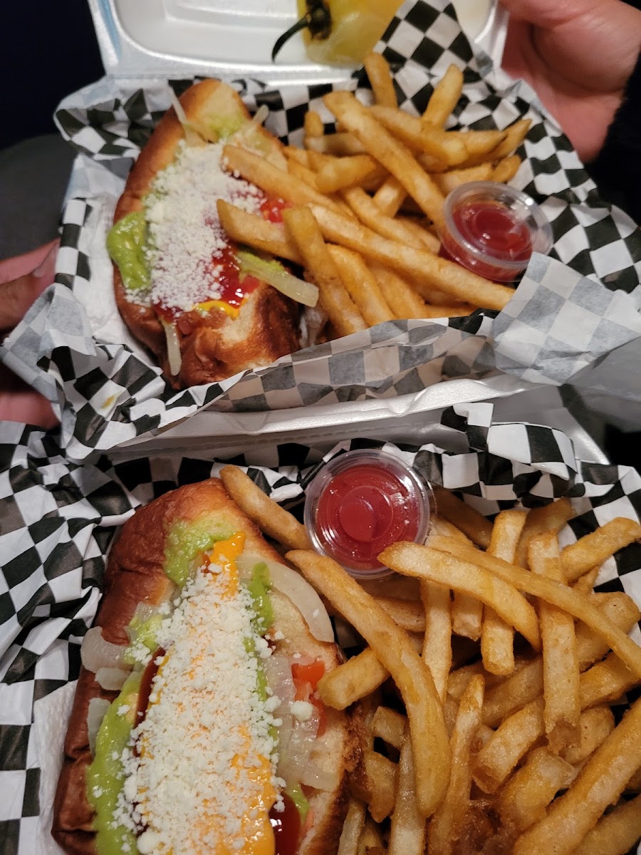 Los Dogos-1